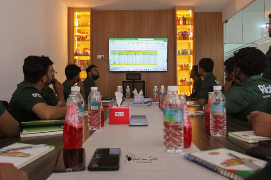 Moittry Infinity sales team